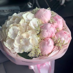 Букет 409 гортензия и пионы