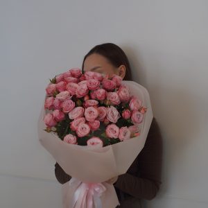 Букет 42 кустовые розы