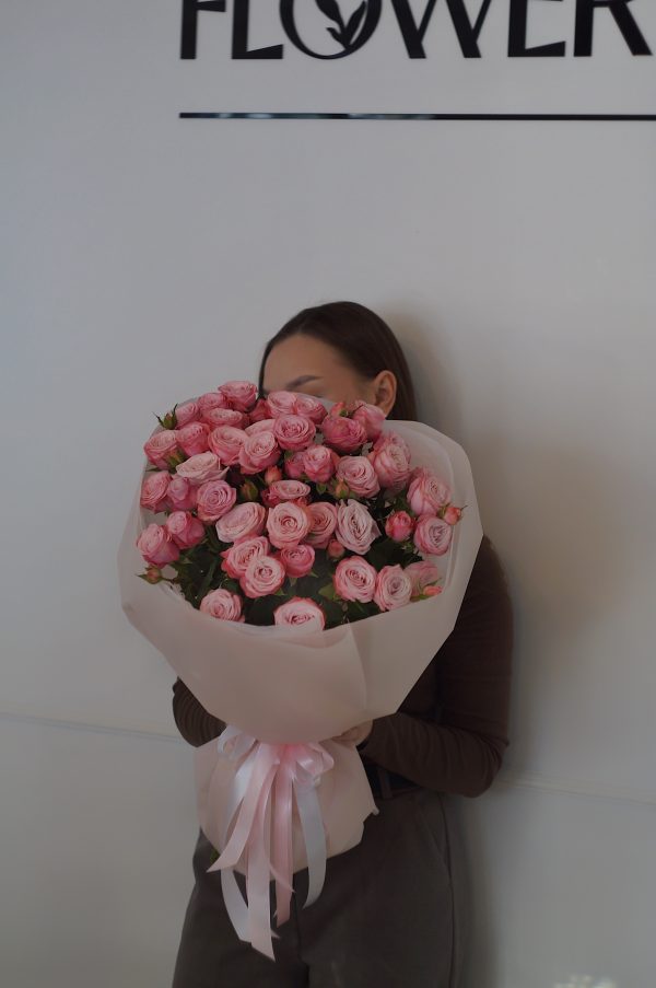 Букет 42 кустовые розы