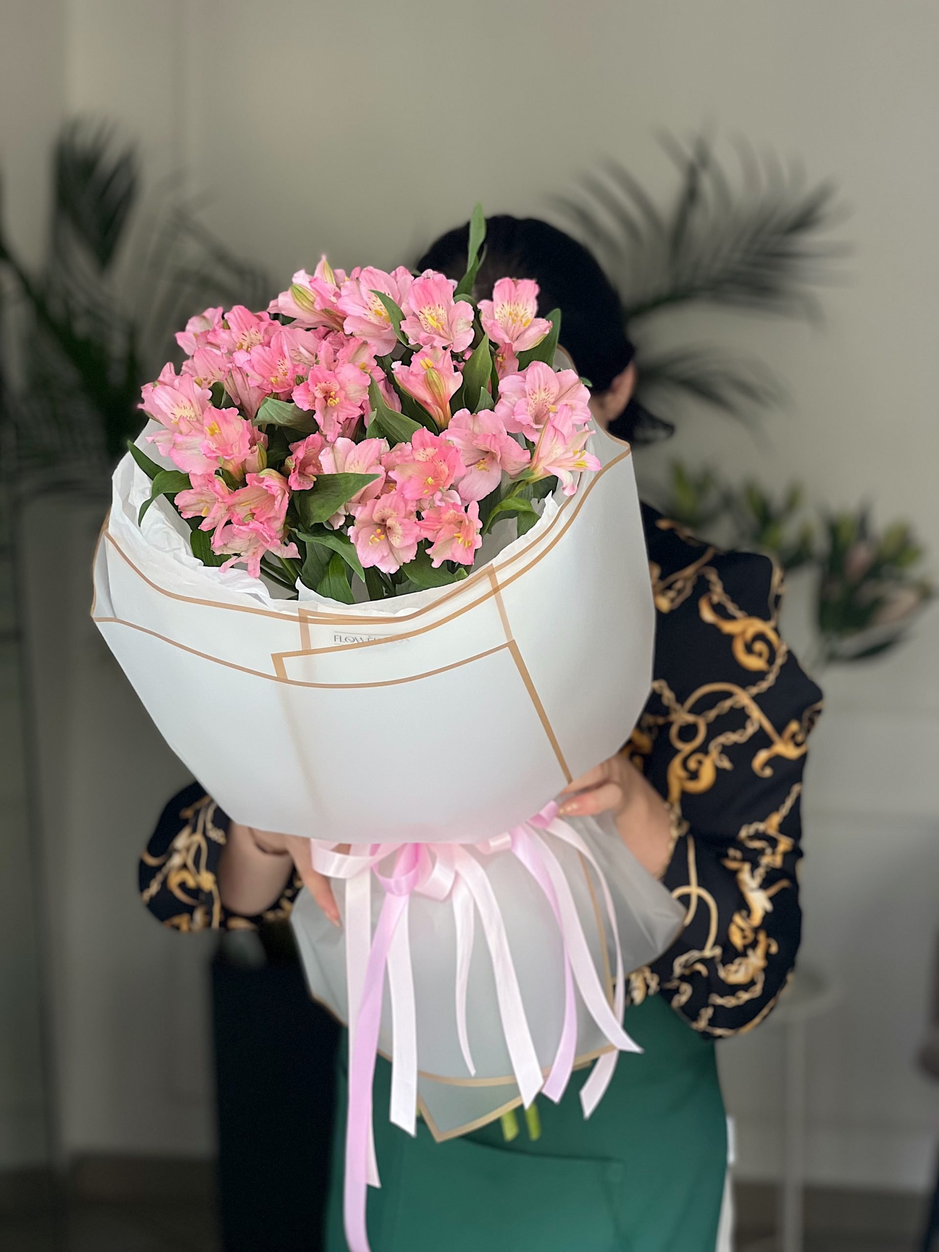 Букет 424 моно из альстромерий