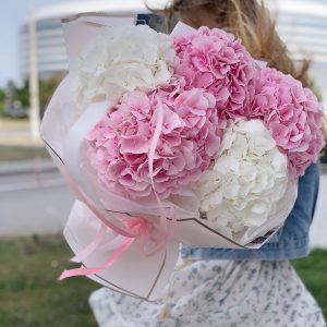 Букет 425 моно из гортензий