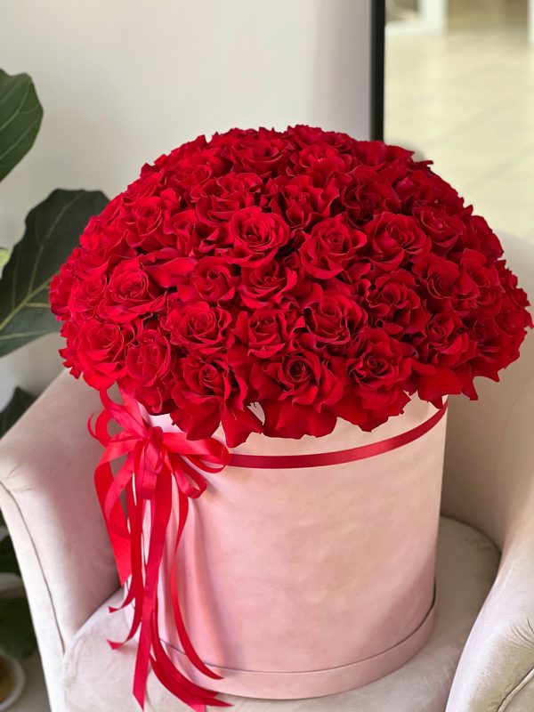 85 французских роз в коробке