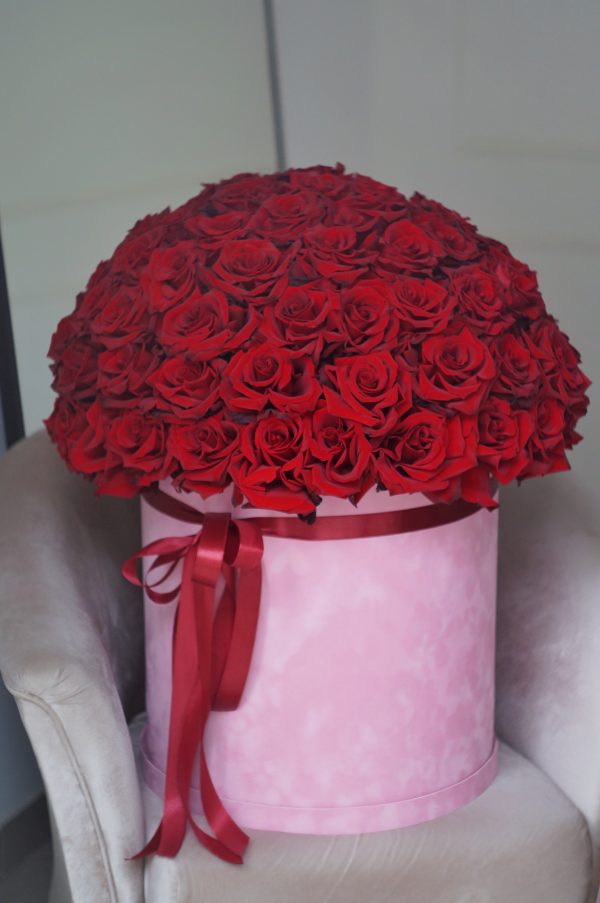 85 французских роз в коробке