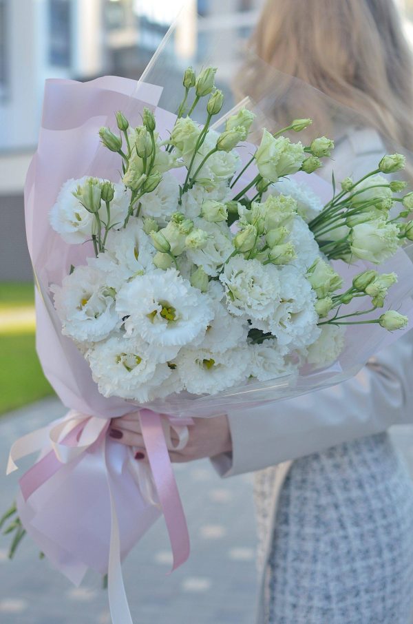 Букет 322 моно эустомы