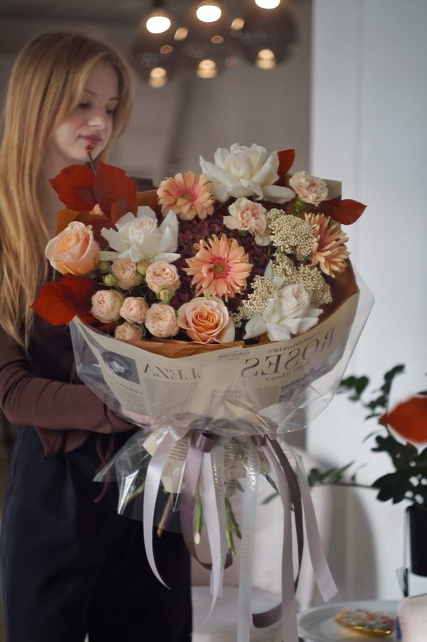 Букет 55 с ароматными  розами